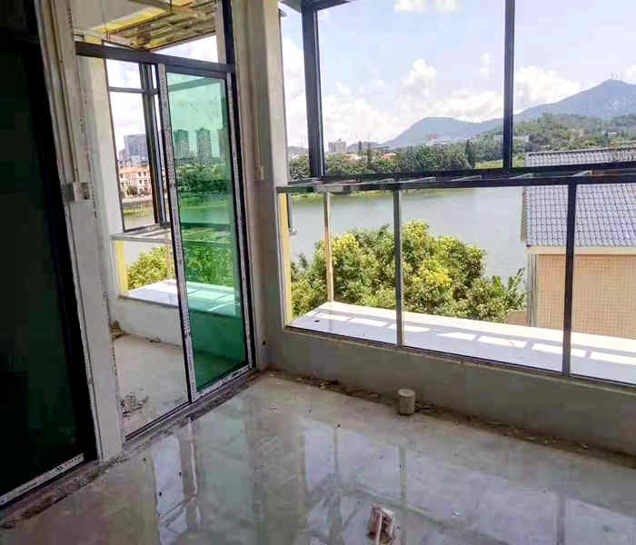 深圳橫崗小產(chǎn)權房:鴻湖公館